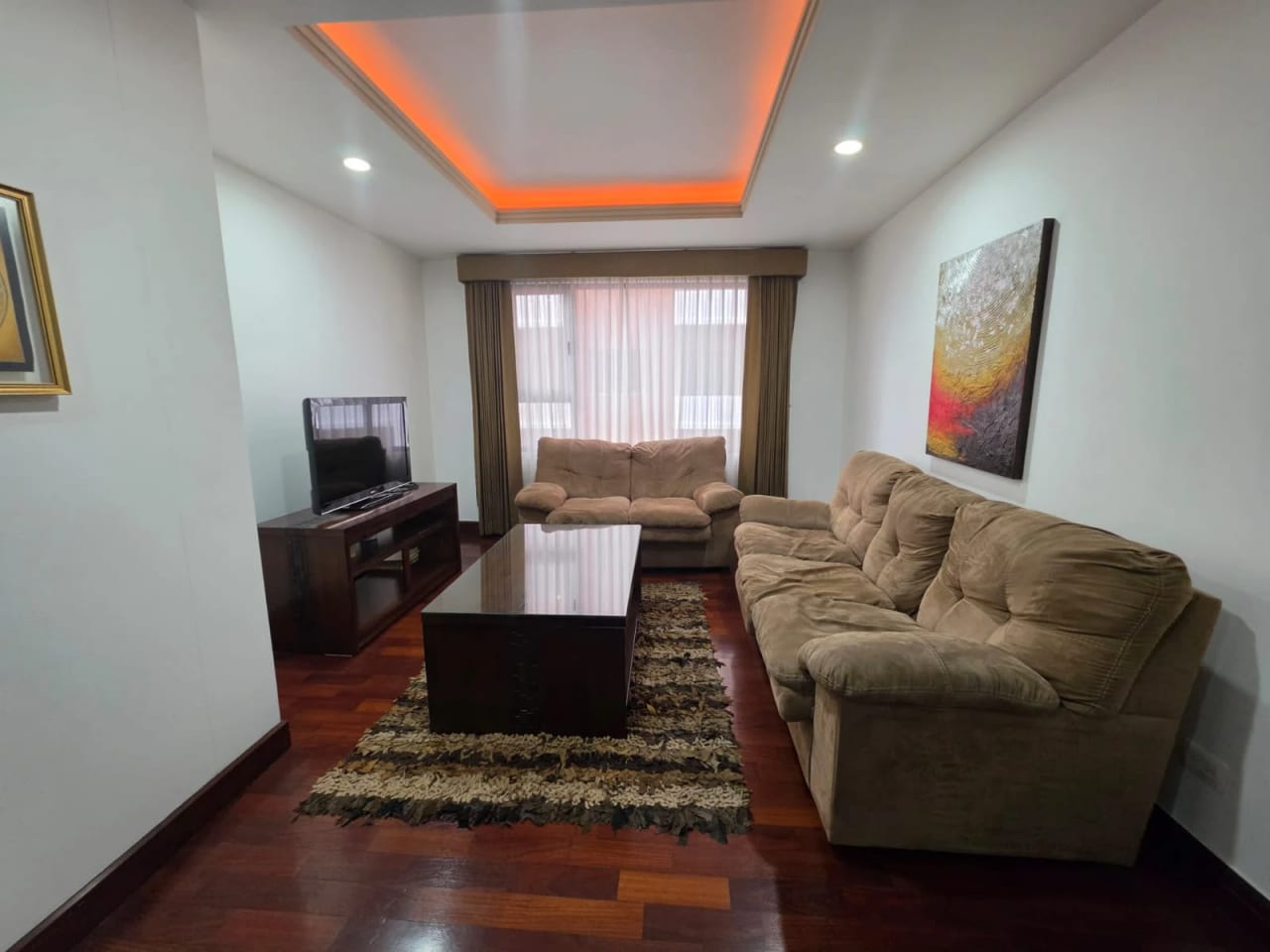 Apartamento Amueblado en Alquiler en Santa Maria Z.10, Balcón (j) — Apartamento en Venta en Santa María, Zona 10, Guatemala, Ciudad — foto 2 de 15