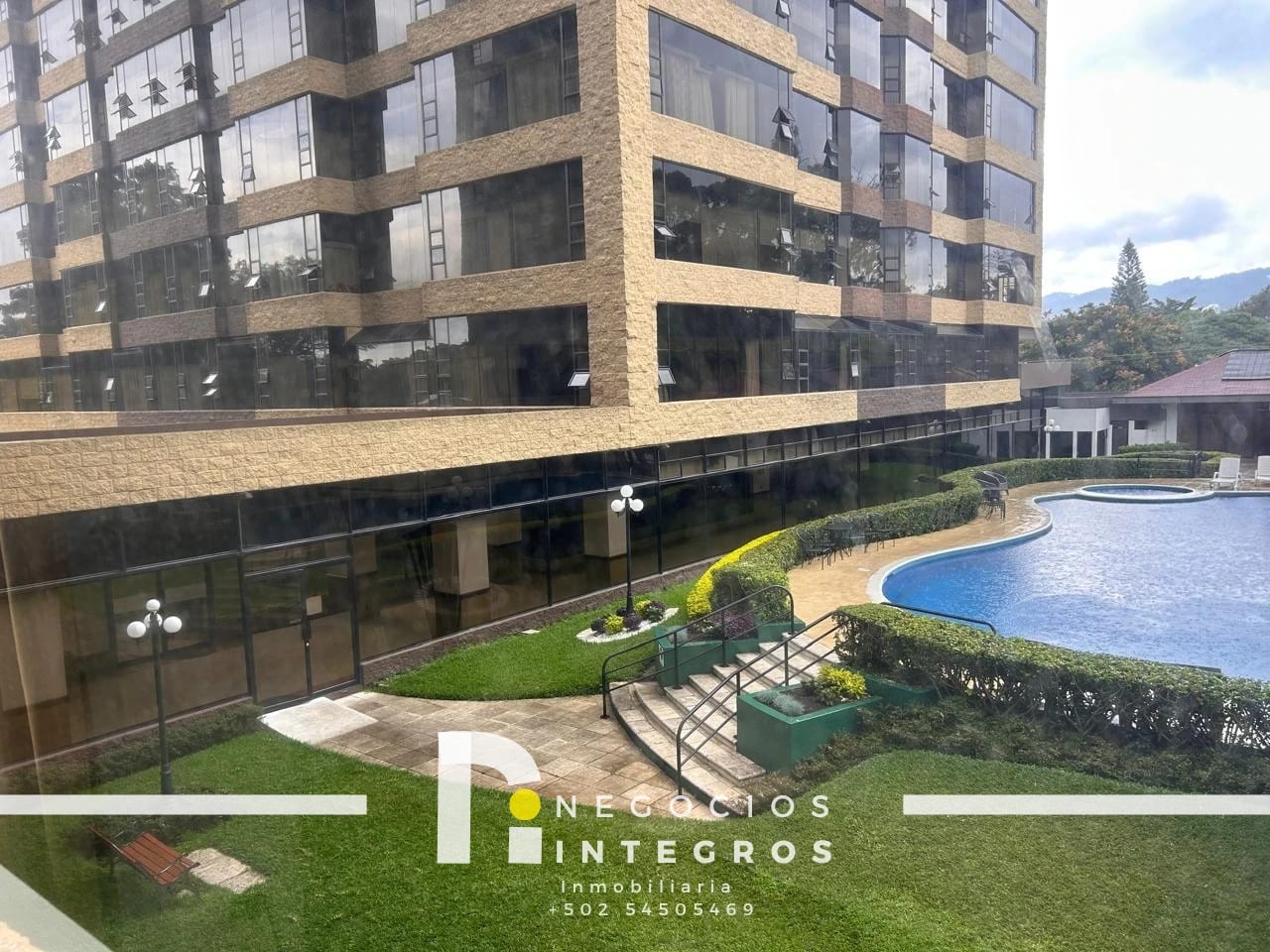 Apartamento en Venta Z.10 con Lindas Vistas a Area Verde y Piscina — Apartamento en Venta en Milenia, Zona 10, Guatemala, Ciudad — foto 5 de 17