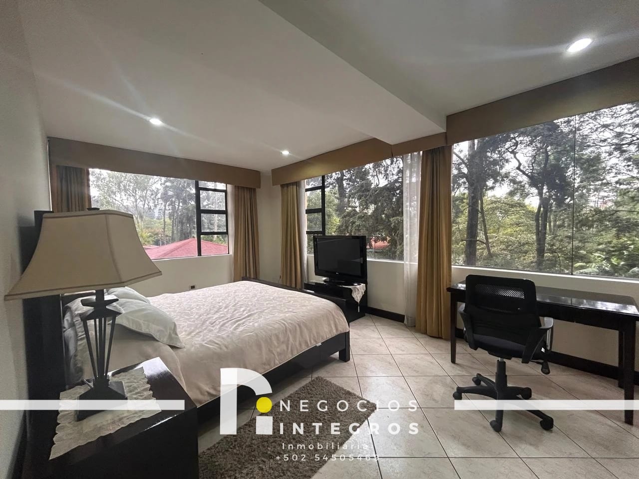 Apartamento en Venta Z.10 con Lindas Vistas a Area Verde y Piscina — Apartamento en Venta en Milenia, Zona 10, Guatemala, Ciudad — foto 1 de 17