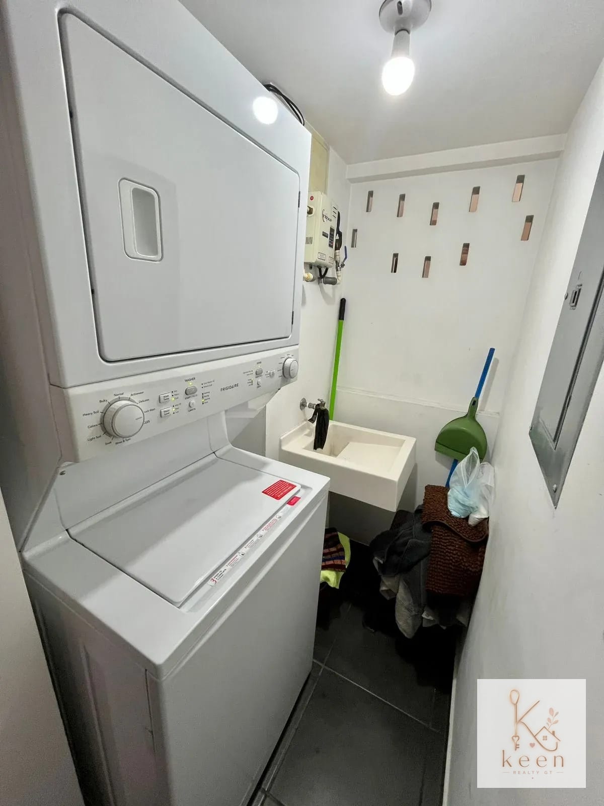 APARTAMENTO AMUEBLADO EN VENTA ZONA 11 EDIFICIO MARISCAL UNO UNO — Apartamento en Venta en Mariscal Uno Uno, Zona 11, Guatemala, Ciudad — foto 5 de 14