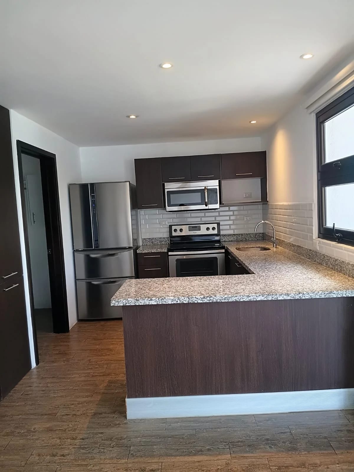 Alquiler de apartamento en zona 15 Edificio 360 de 3 dormitorios — Apartamento en Alquiler en Torre 360°, Zona 15, Guatemala, Ciudad — foto 3 de 16