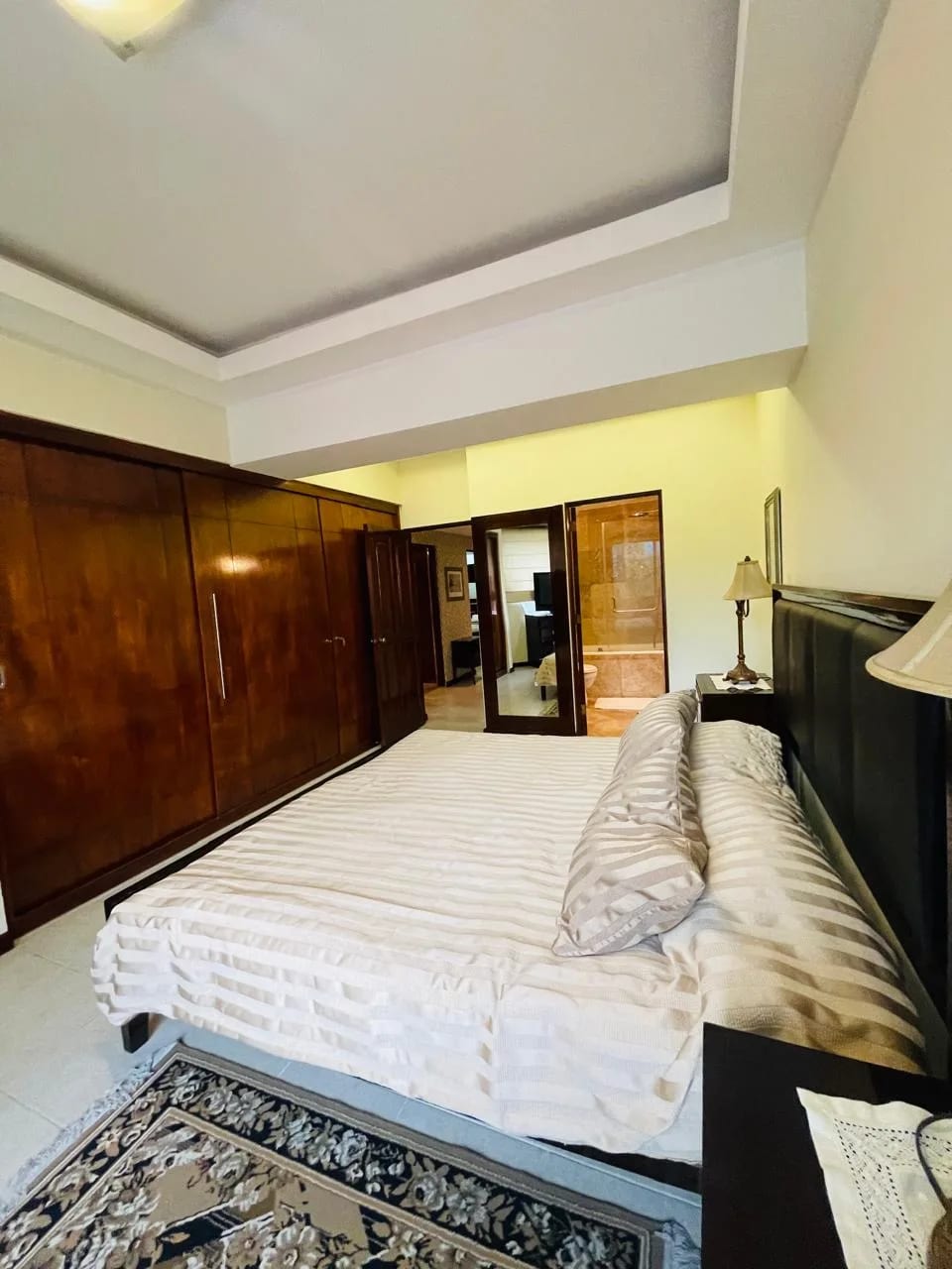 Venta de Amplio apartamento en zona 14 Bonaire, 3 dormitorios y dormit — Apartamento en Venta en Bonaire, Zona 14, Guatemala, Ciudad — foto 13 de 17