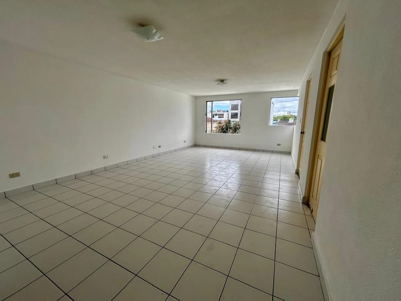 Venta de Apartamento en zona 15 Colonia Tecun Uman de 3 dormitorios — Apartamento en Venta en Zona 15, Guatemala, Ciudad — foto 2 de 9