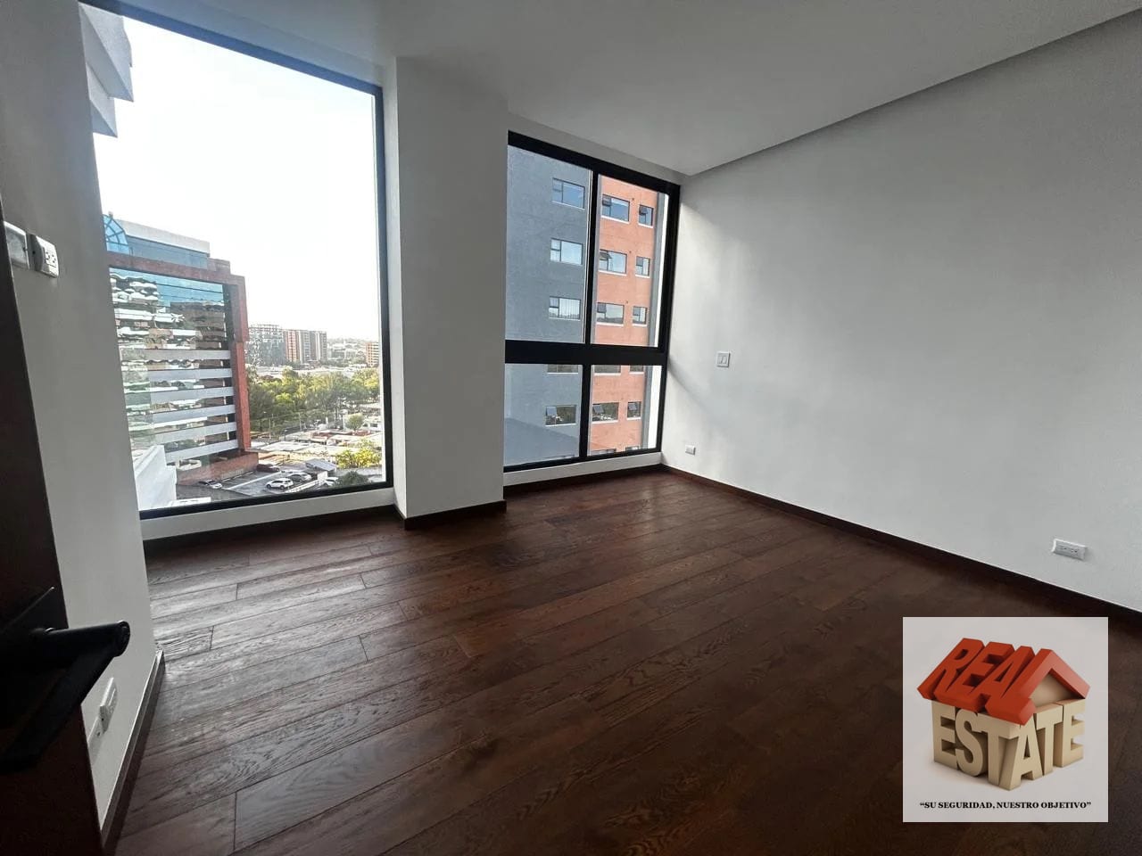 Edificio Zona 14 NUEVO alquilo apartamento sector súper exclusivo — Apartamento en Alquiler en Torre Carrá, Zona 14, Guatemala, Ciudad — foto 8 de 12