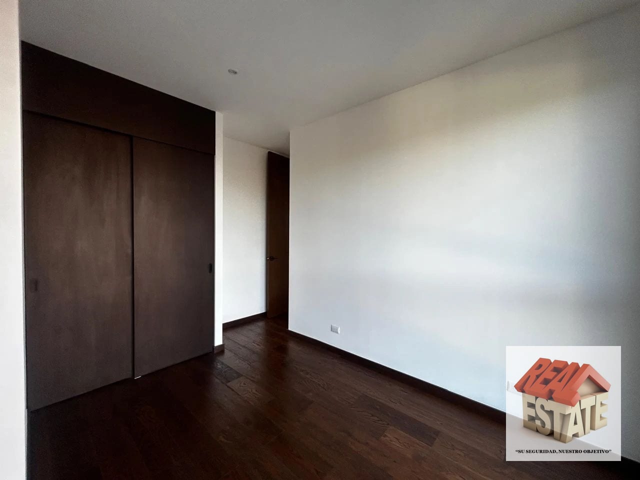Edificio Zona 14 NUEVO alquilo apartamento sector súper exclusivo — Apartamento en Alquiler en Torre Carrá, Zona 14, Guatemala, Ciudad — foto 11 de 12