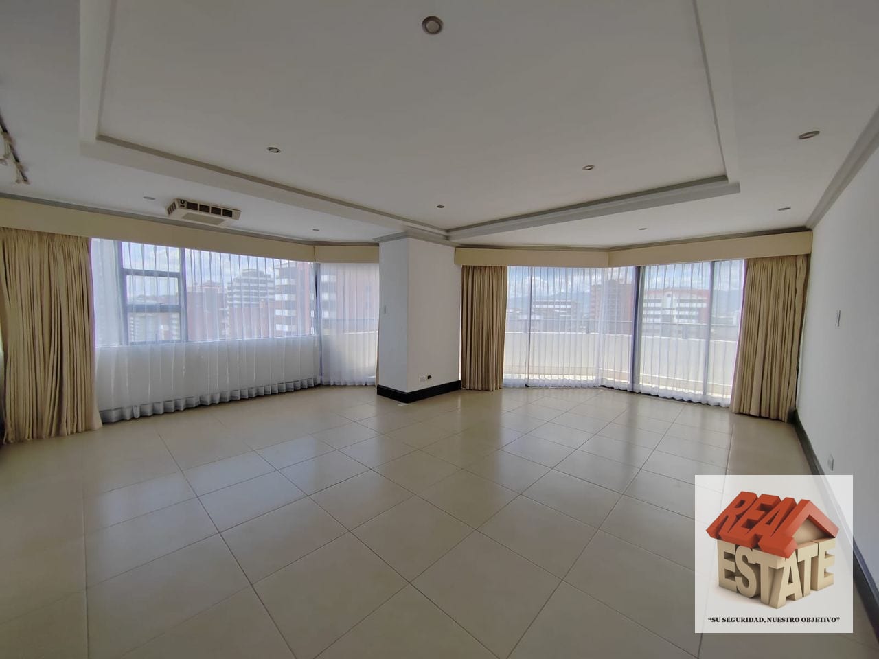 Pacífica Plaza alquilo amplio apartamento 300m2 rodeado balcón ha — Apartamento en Alquiler en La Cañada, Zona 14, Guatemala, Ciudad — foto 5 de 17