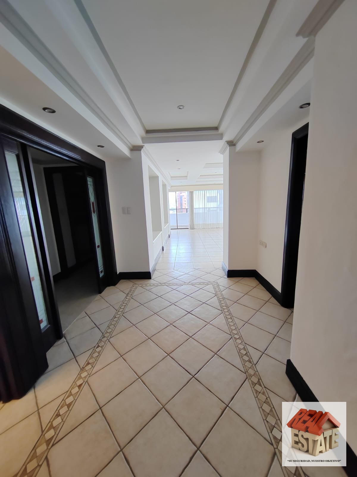 Pacífica Plaza alquilo amplio apartamento 300m2 rodeado balcón ha — Apartamento en Alquiler en La Cañada, Zona 14, Guatemala, Ciudad — foto 6 de 17