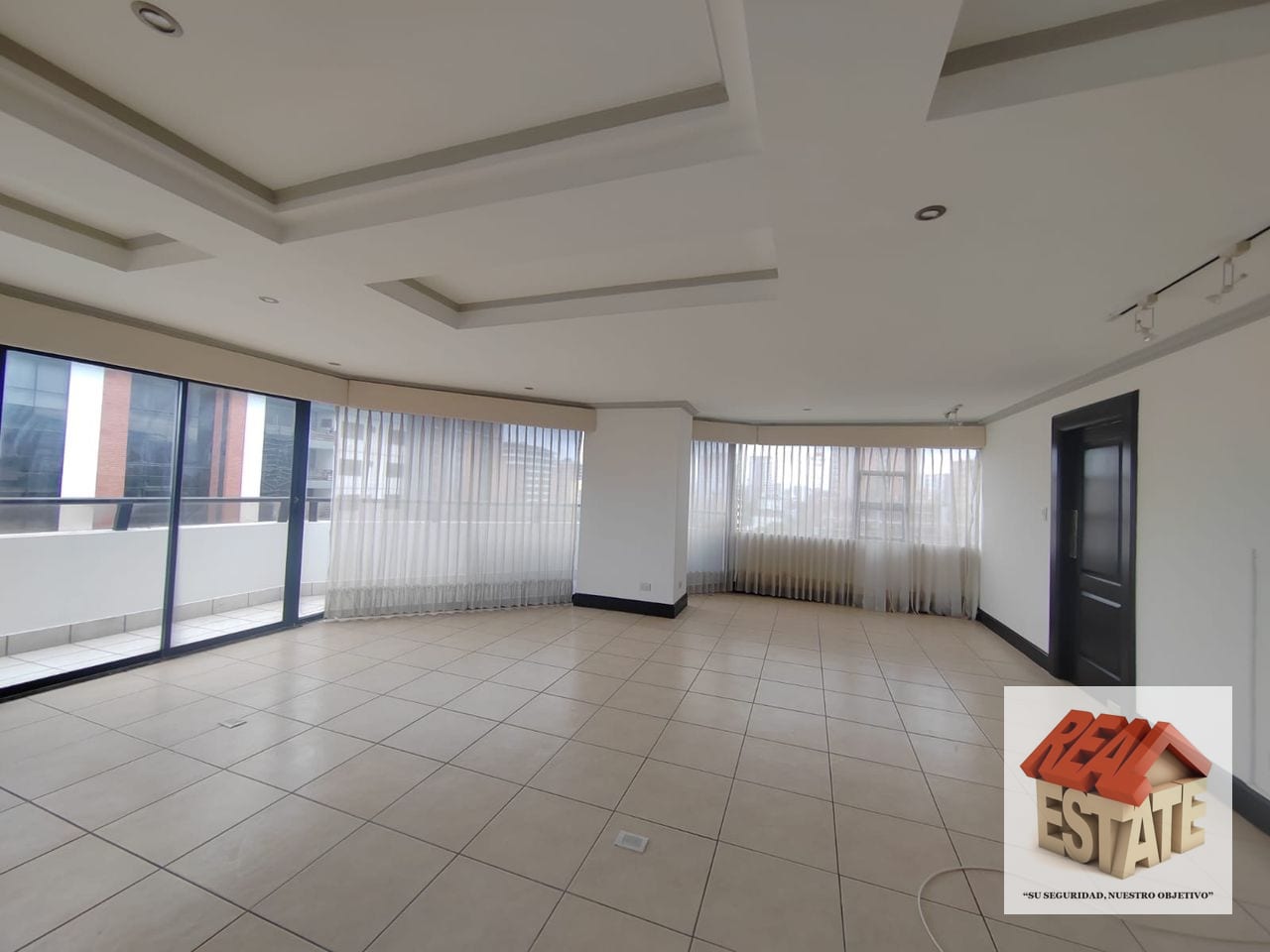 Pacífica Plaza alquilo amplio apartamento 300m2 rodeado balcón ha — Apartamento en Alquiler en La Cañada, Zona 14, Guatemala, Ciudad — foto 14 de 17