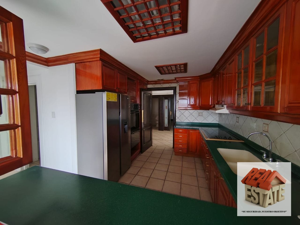 Pacífica Plaza alquilo amplio apartamento 300m2 rodeado balcón ha — Apartamento en Alquiler en La Cañada, Zona 14, Guatemala, Ciudad — foto 16 de 17