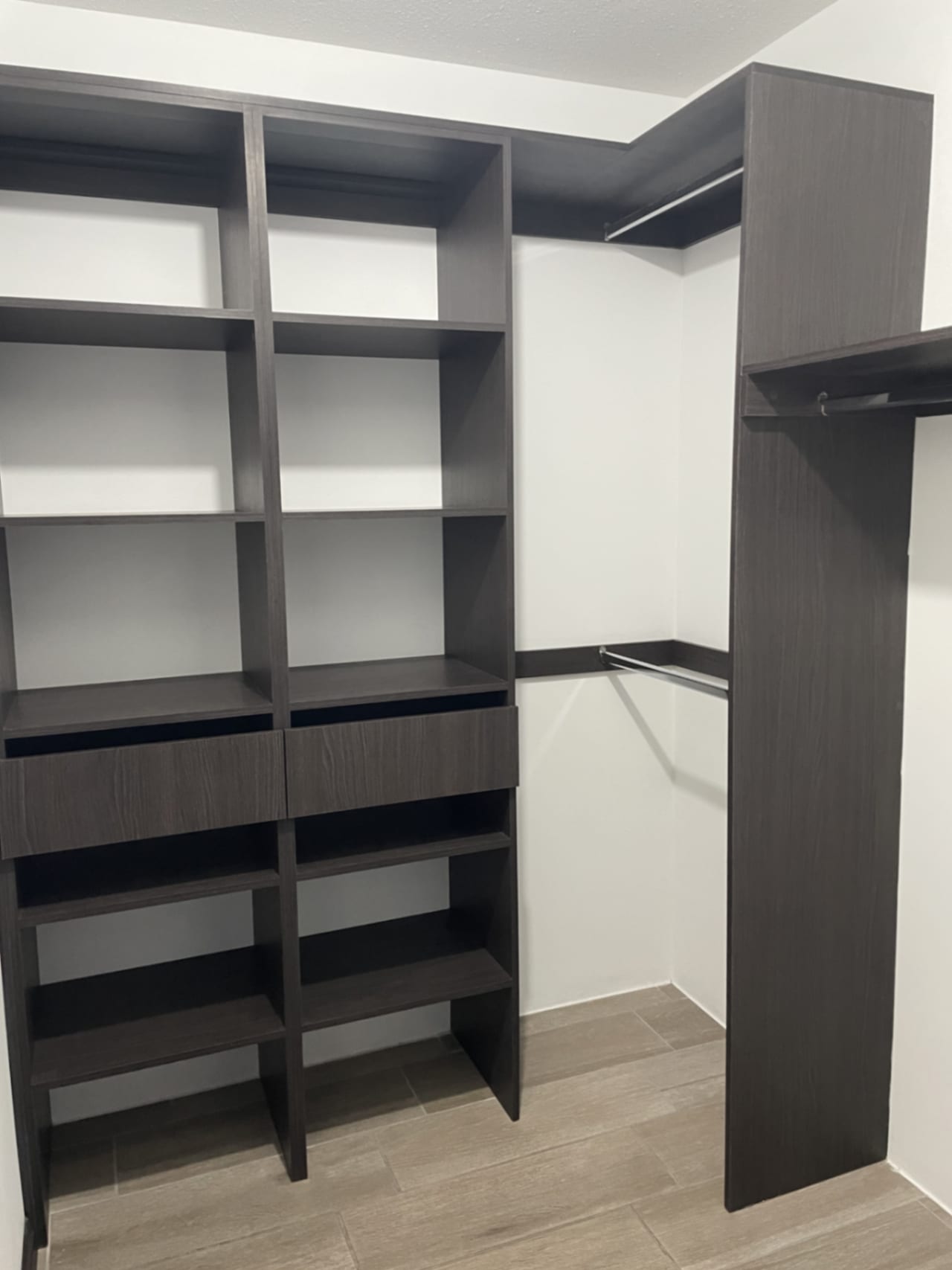 Rento Apartamento Amueblado Condado Naranjo — Apartamento en Alquiler en Condado Naranjo, Zona 4 Mixco, Guatemala, Ciudad — foto 10 de 14