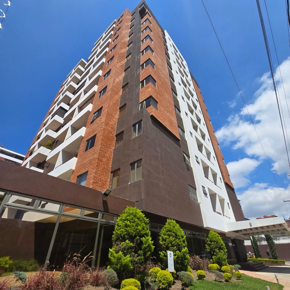 Precioso, Apartamento en Venta en Torre Quattro, Zona 14, Nivel Alto — Apartamento en Venta en Torre Quattro, Zona 14, Guatemala, Ciudad — foto 1 de 17