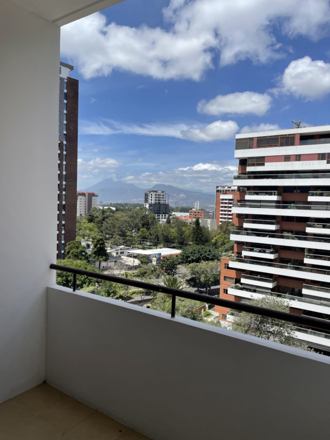 Precioso, Apartamento en Venta en Torre Quattro, Zona 14, Nivel Alto — Apartamento en Venta en Torre Quattro, Zona 14, Guatemala, Ciudad — foto 4 de 17