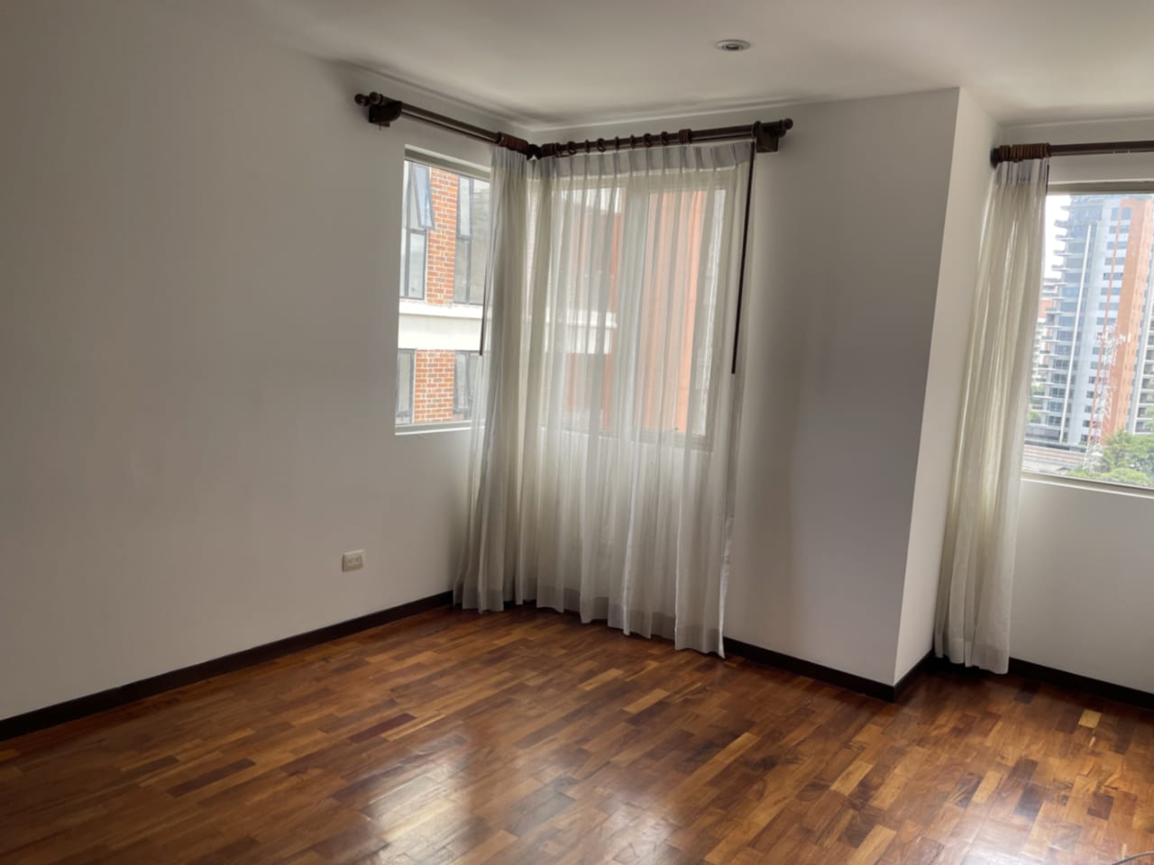 Precioso, Apartamento en Venta en Torre Quattro, Zona 14, Nivel Alto — Apartamento en Venta en Torre Quattro, Zona 14, Guatemala, Ciudad — foto 9 de 17