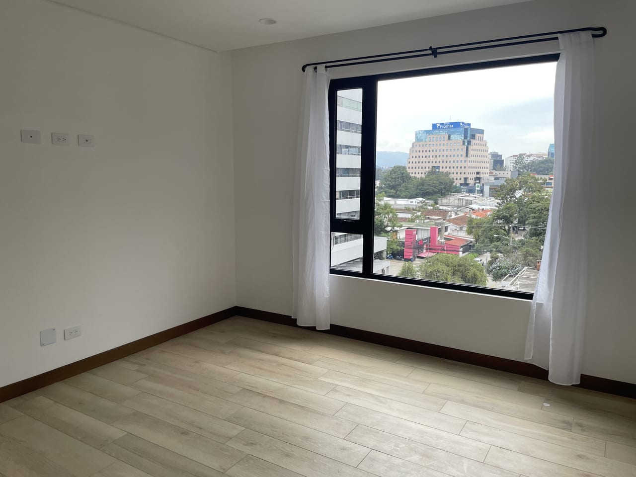 Rento Aapartamnnto Ferre 10 Guatemala — Apartamento en Alquiler en Ferré Diez, Zona 10, Guatemala, Ciudad — foto 6 de 17