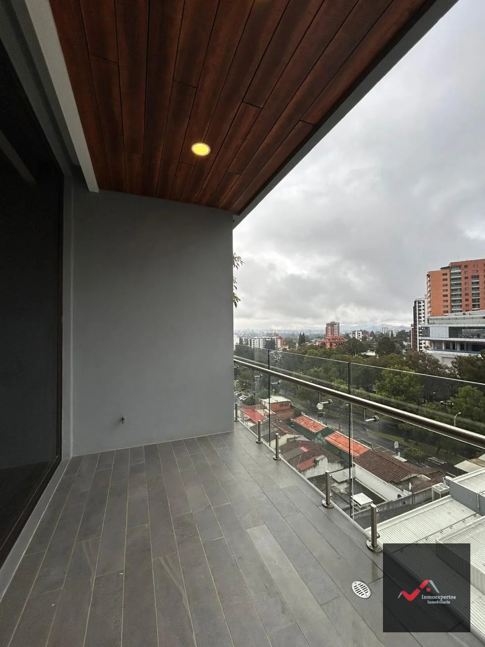 APARTAMENTO EN VENTA EDIFICIO VHISTA ZONA 15 — Apartamento en Venta en Vista Hermosa II, Zona 15, Guatemala, Ciudad — foto 1 de 17