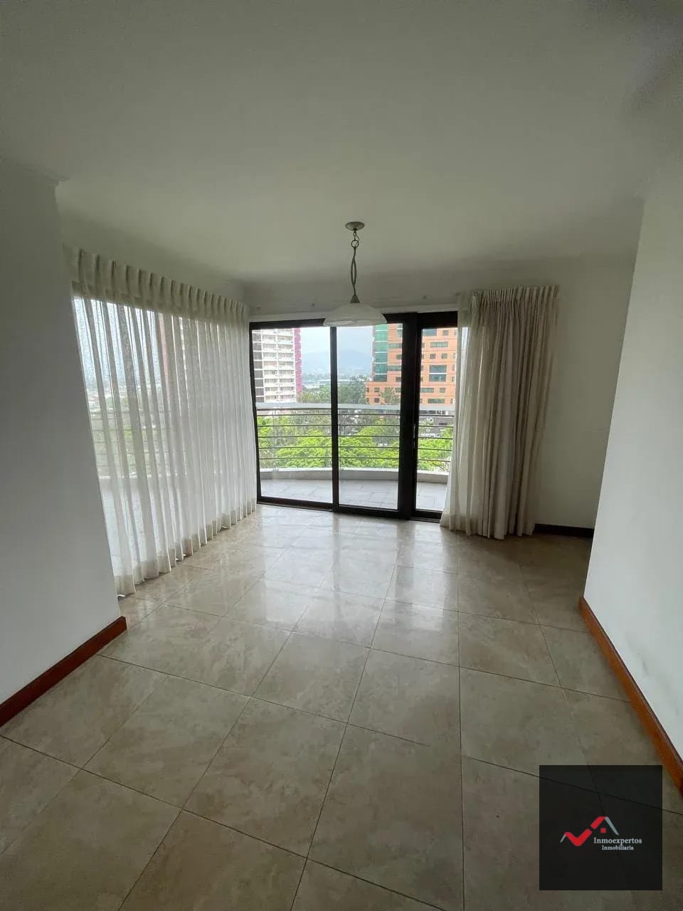 Apartamento en Renta, Zona 14 Edificio Tadeus — Apartamento en Alquiler en Tadeus, Zona 14, Guatemala, Ciudad — foto 15 de 17