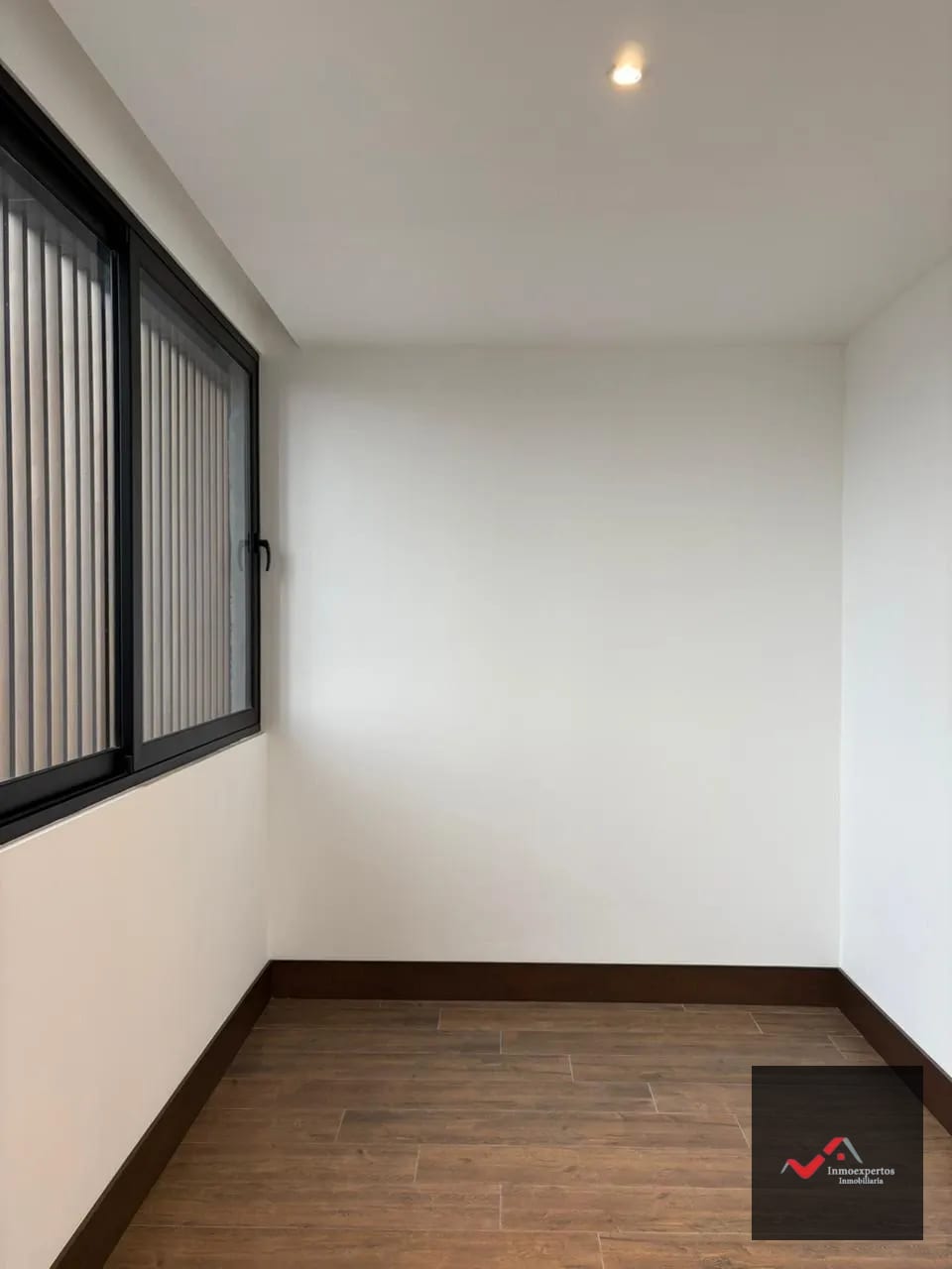 Apartamento en Renta Edificio Gaura Vista Hermosa 1 Zona 15 — Apartamento en Alquiler en Gaura, Zona 15, Guatemala, Ciudad — foto 3 de 8