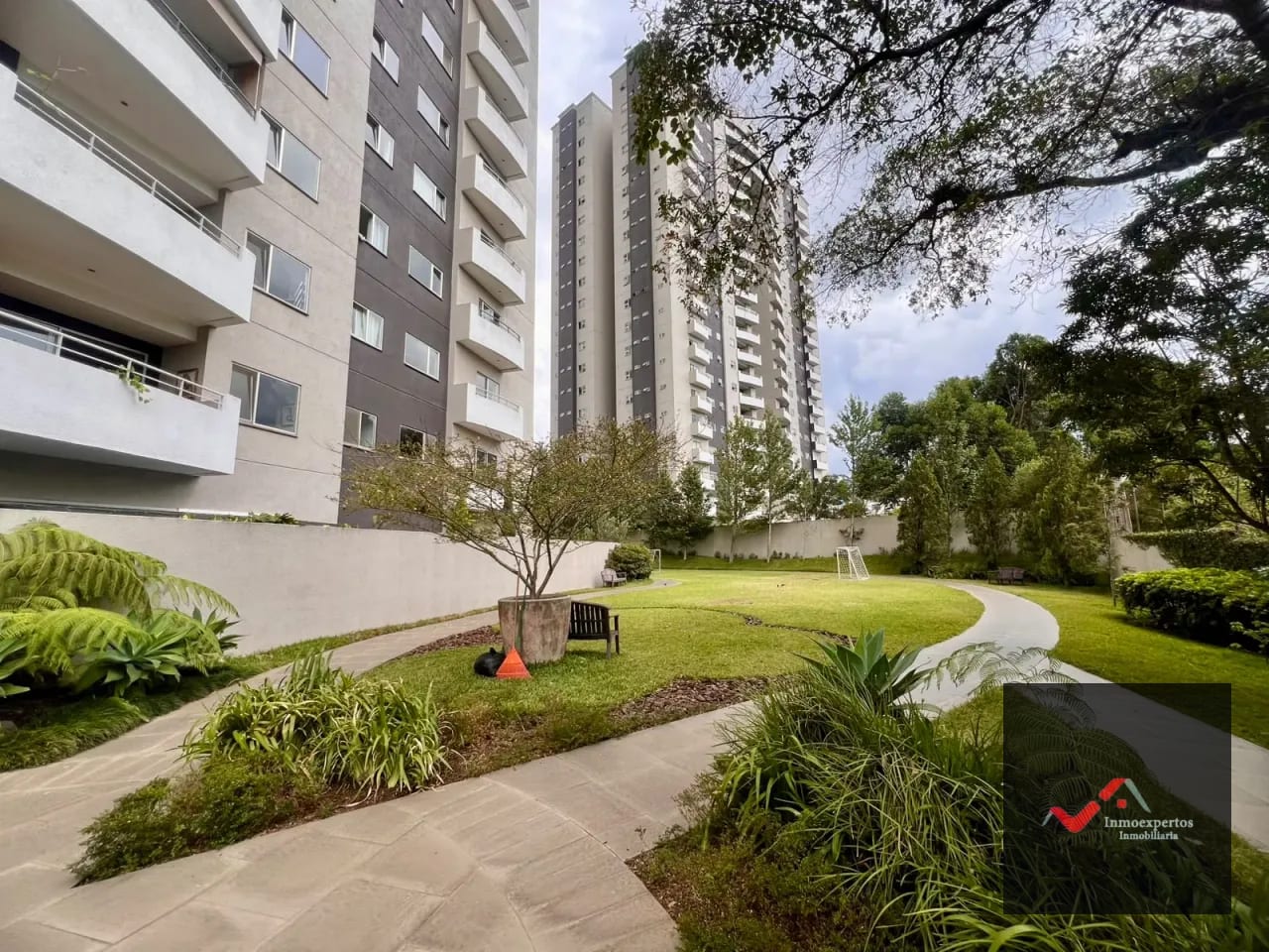 Apartamento en Renta, Zona 15 Edificio Botticelli II — Apartamento en Alquiler en Zona 15, Guatemala, Ciudad — foto 1 de 17