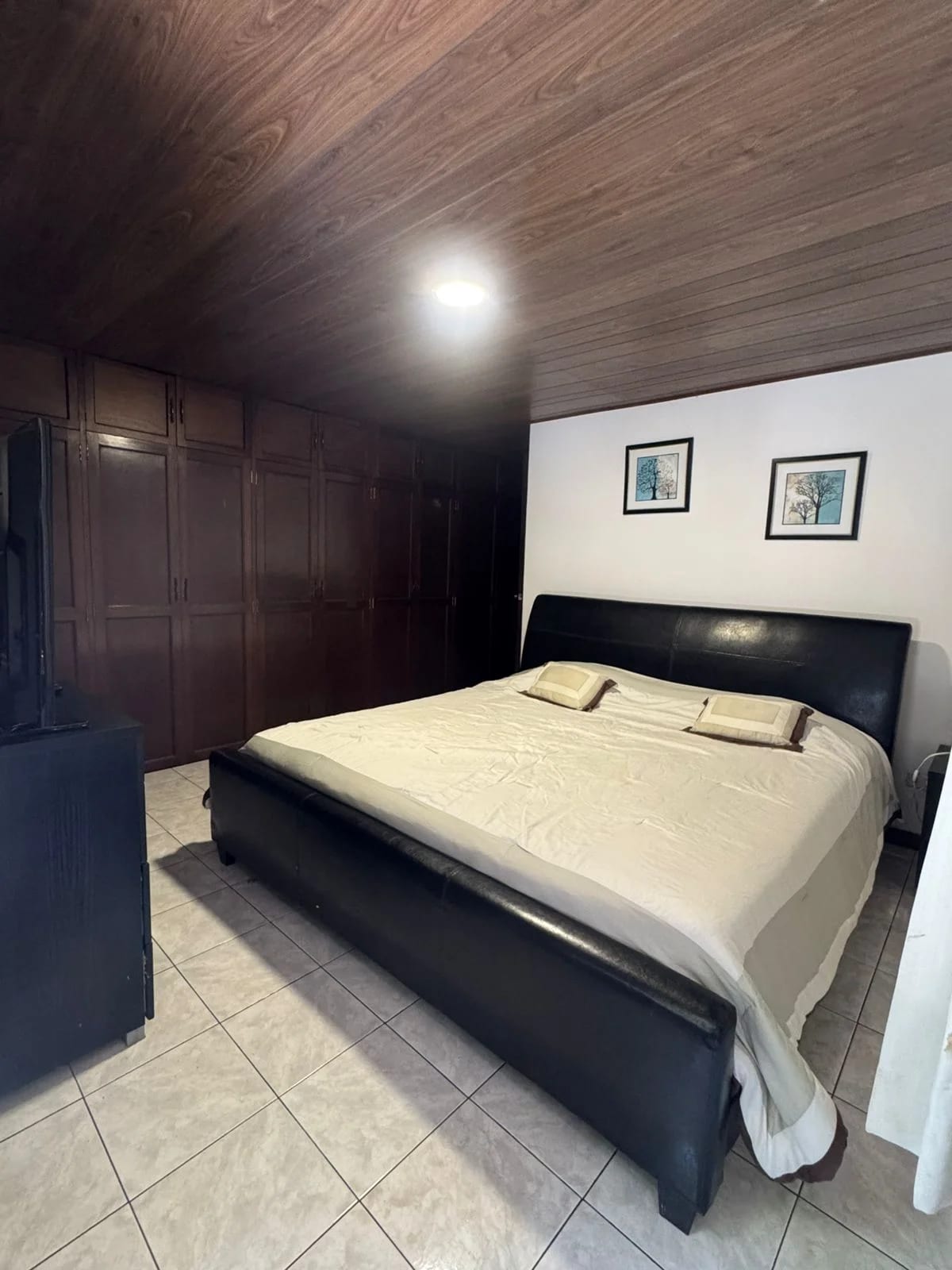 Alquilo ámplio apartamento en zona 10 Santa Clara 2 — Apartamento en Alquiler en Santa Clara II, Zona 10, Guatemala, Ciudad — foto 4 de 12