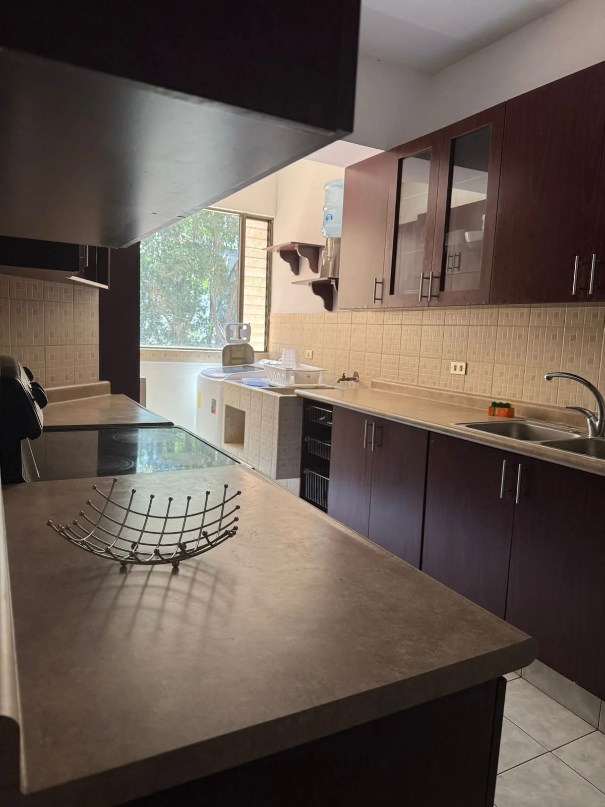 Alquilo ámplio apartamento en zona 10 Santa Clara 2 — Apartamento en Alquiler en Santa Clara II, Zona 10, Guatemala, Ciudad — foto 3 de 12
