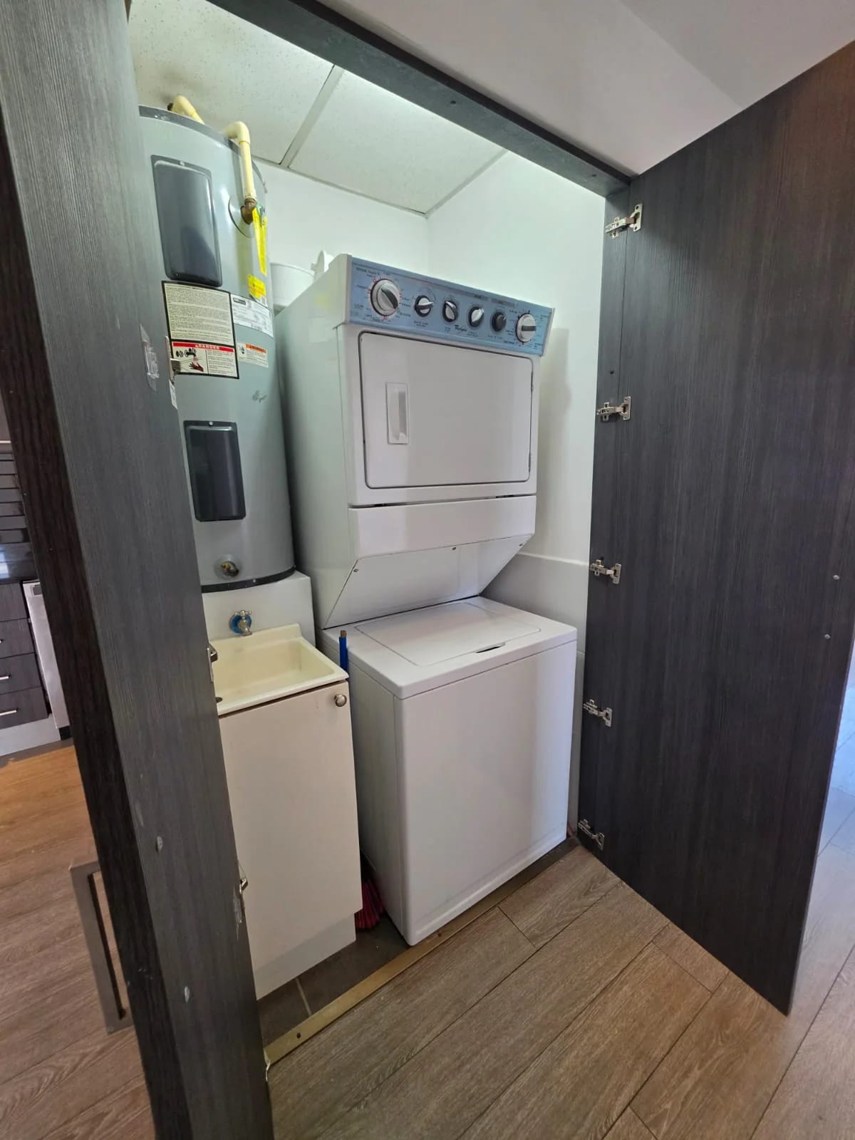 Vendo o alquilo apartamento en zona 10 — Apartamento en Venta en Neo Apartamentos, Zona 10, Guatemala, Ciudad — foto 5 de 16