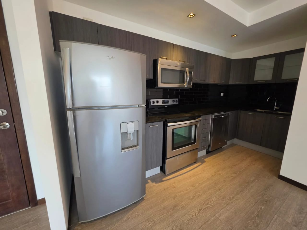 Vendo o alquilo apartamento en zona 10 — Apartamento en Venta en Neo Apartamentos, Zona 10, Guatemala, Ciudad — foto 8 de 16