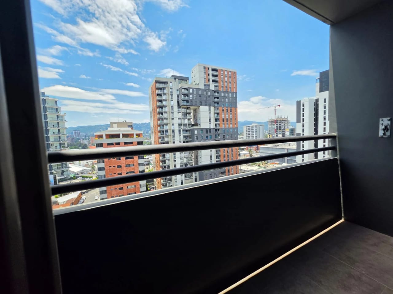 Vendo o alquilo apartamento en zona 10 — Apartamento en Venta en Neo Apartamentos, Zona 10, Guatemala, Ciudad — foto 11 de 16
