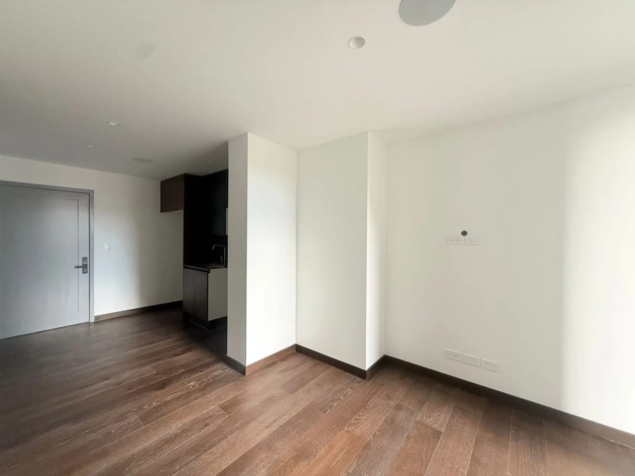 Vendo en Ganga apartamento en Z. 10 — Apartamento en Venta en Atarah, Zona 10, Guatemala, Ciudad — foto 5 de 11