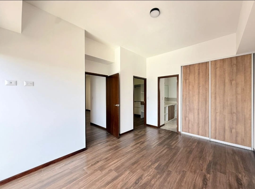 Alquilo lindo apartamento en zona 10 — Apartamento en Alquiler en Casa Acueducto, Zona 10, Guatemala, Ciudad — foto 7 de 16