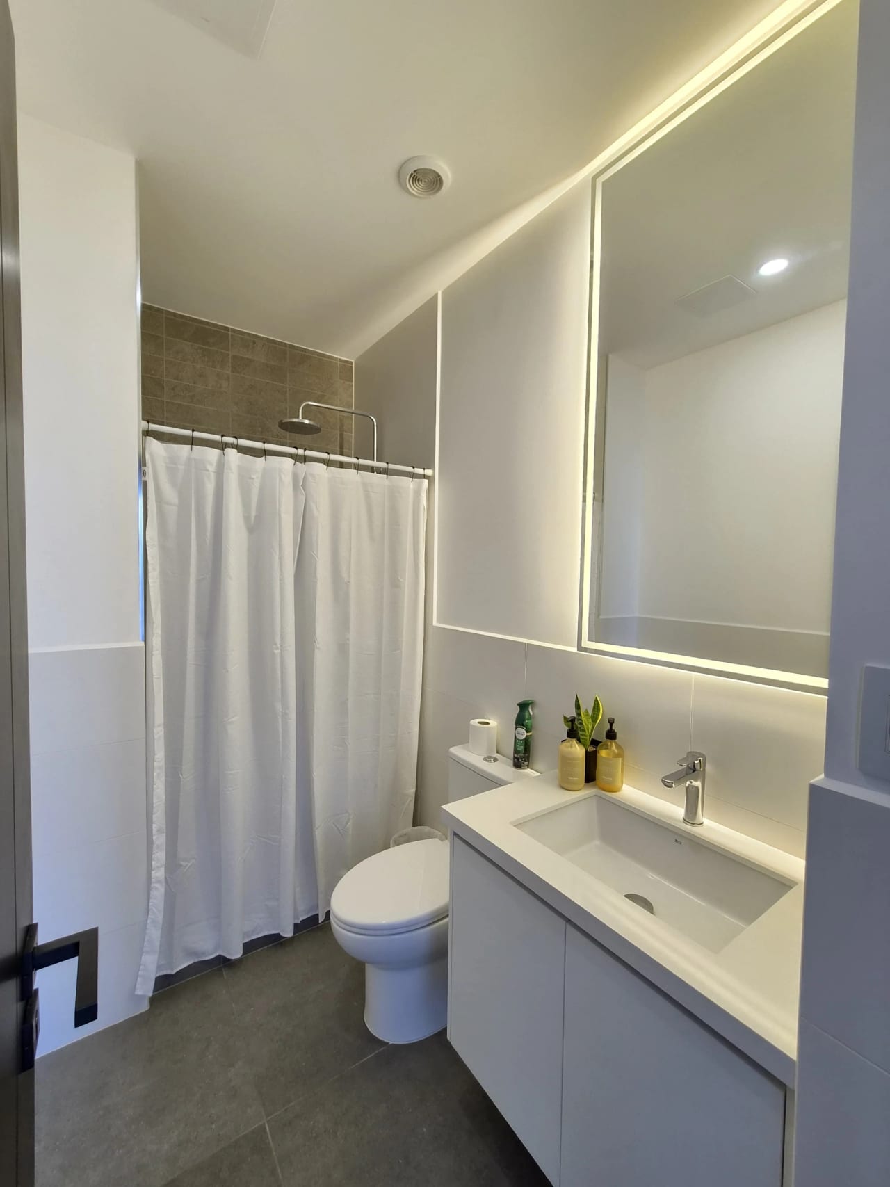 Alquilo lindo apartamento en zona 16 — Apartamento en Alquiler en Lirios de Cayalá I, Zona 16, Guatemala, Ciudad — foto 7 de 16