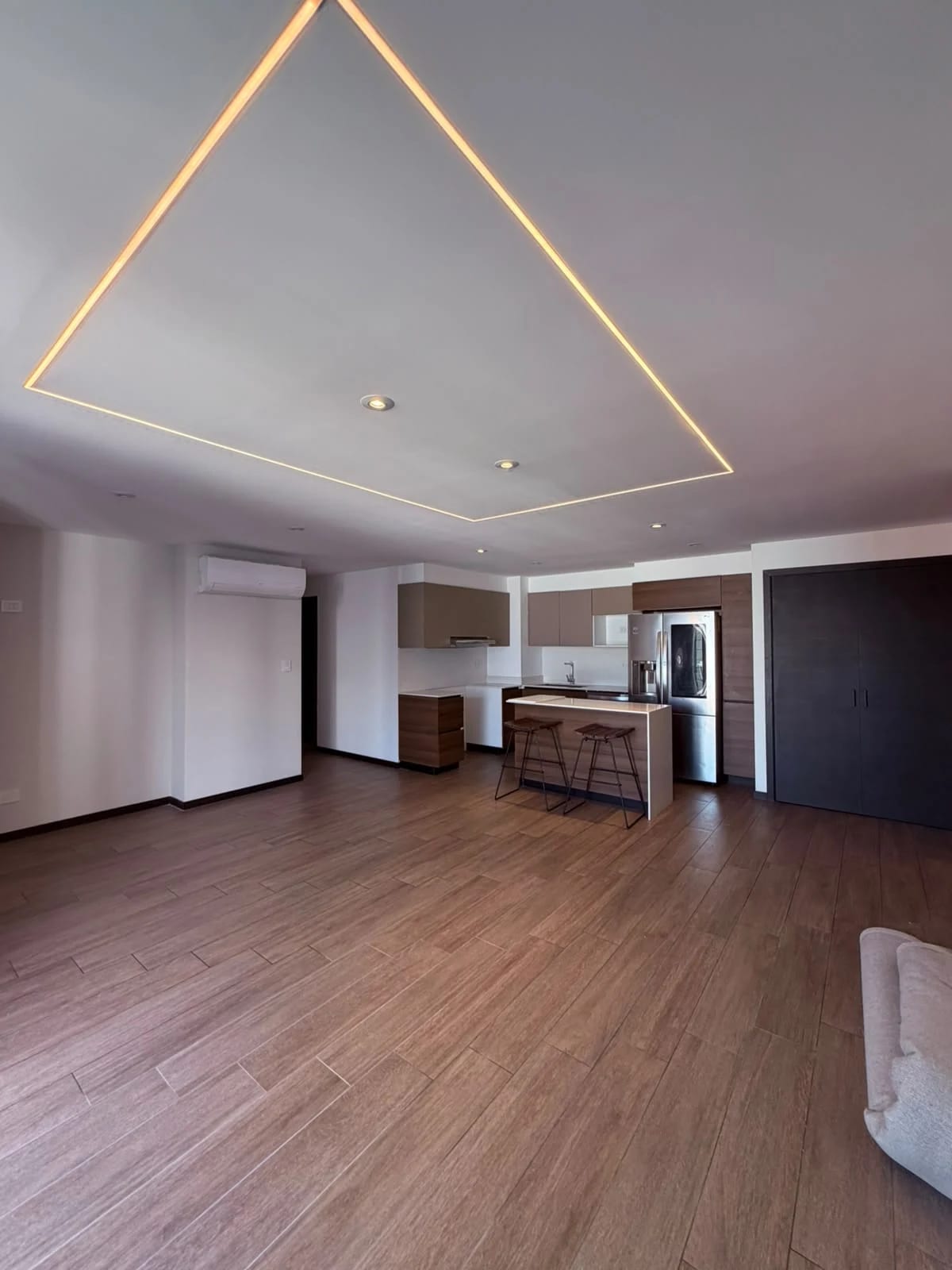 Vendo o alquilo apartamento en Z.10 IQ10 — Apartamento en Venta en IQ10, Zona 10, Guatemala, Ciudad — foto 3 de 11