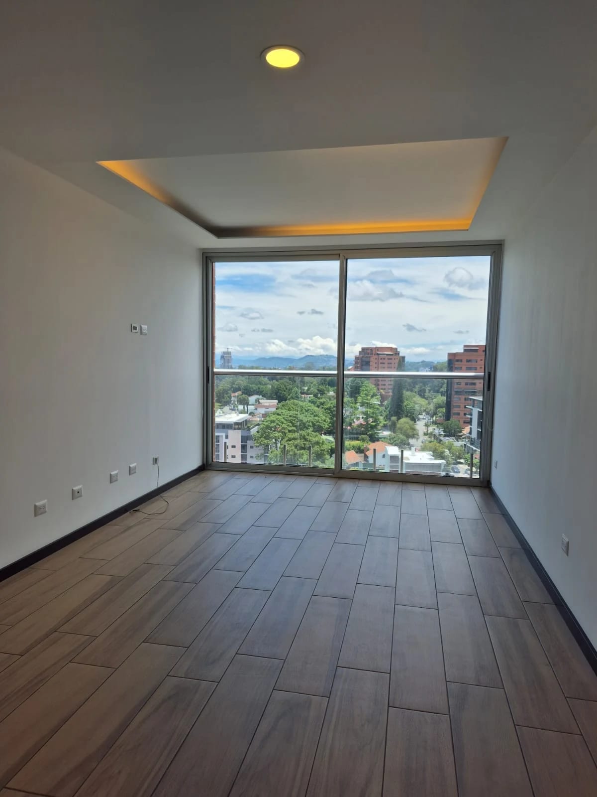 APARTAMENTO EN RENTA Vista Hermosa 1, Zona 15 — Apartamento en Alquiler en Zona 15, Guatemala, Ciudad — foto 1 de 7