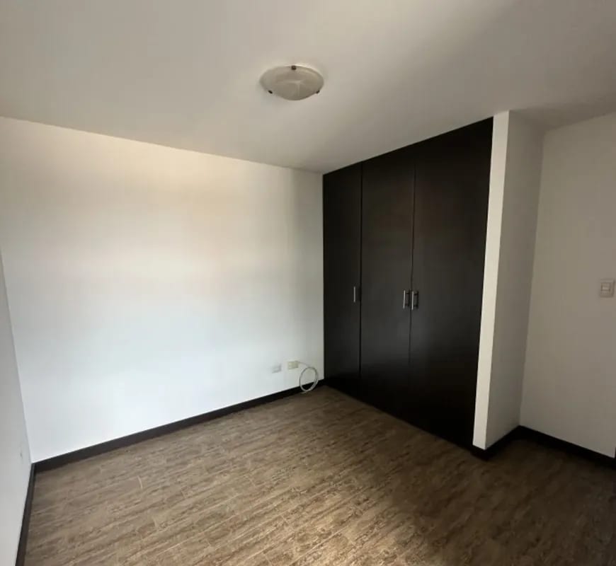 Rento Amplio Apartamento Zona 15 — Apartamento en Alquiler en Zona 15, Guatemala, Ciudad — foto 2 de 9