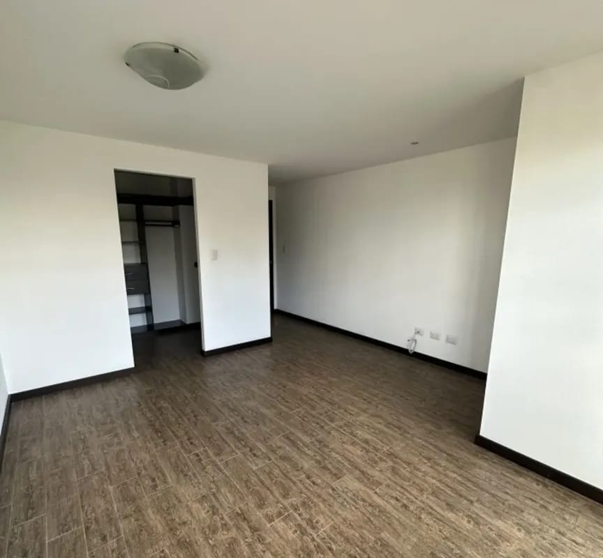 Rento Amplio Apartamento Zona 15 — Apartamento en Alquiler en Zona 15, Guatemala, Ciudad — foto 5 de 9