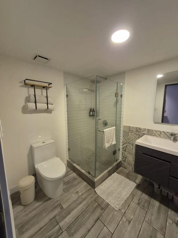 Apartamento Amueblado y Equipado en el Corazon de Zona 4 — Apartamento en Alquiler en Zona 4, Guatemala, Ciudad — foto 6 de 7