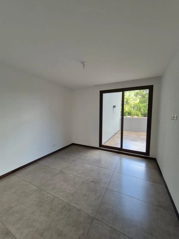 En Renta Precioso Apartamento con Terraza, San Lázaro Zona 15 — Apartamento en Alquiler en San Lázaro, Zona 15, Guatemala, Ciudad — foto 3 de 12