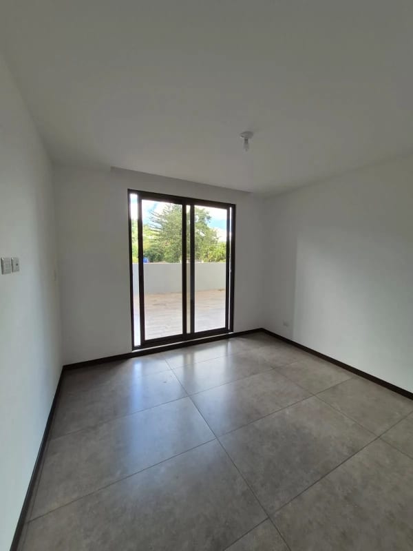 En Renta Precioso Apartamento con Terraza, San Lázaro Zona 15 — Apartamento en Alquiler en San Lázaro, Zona 15, Guatemala, Ciudad — foto 5 de 12