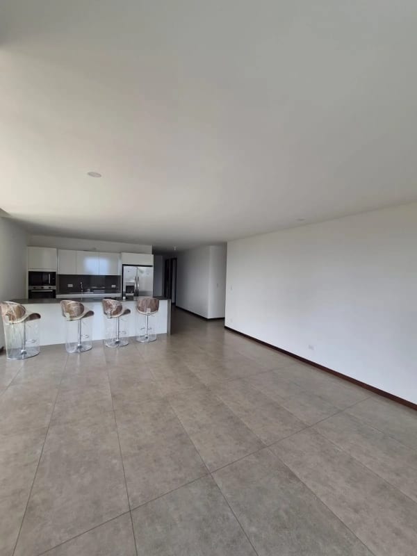 En Renta Precioso Apartamento con Terraza, San Lázaro Zona 15 — Apartamento en Alquiler en San Lázaro, Zona 15, Guatemala, Ciudad — foto 9 de 12