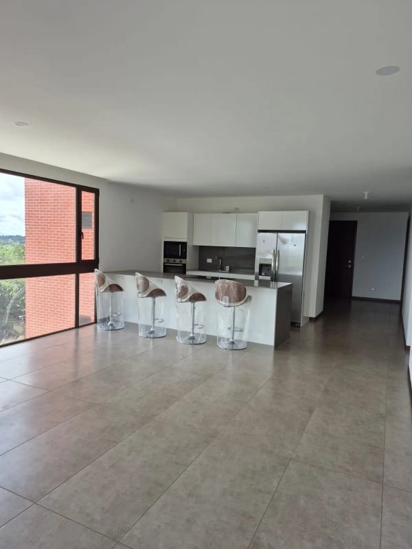 En Renta Precioso Apartamento con Terraza, San Lázaro Zona 15 — Apartamento en Alquiler en San Lázaro, Zona 15, Guatemala, Ciudad — foto 11 de 12
