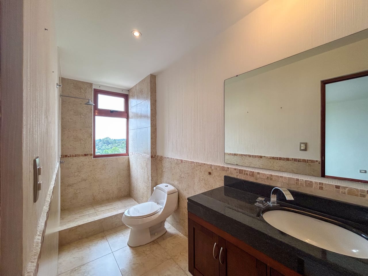 Lindo Penthouse en Venta Zona 15, Vista Hermosa 1 — Apartamento en Venta en Vista Hermosa I, Zona 15, Guatemala, Ciudad — foto 16 de 17