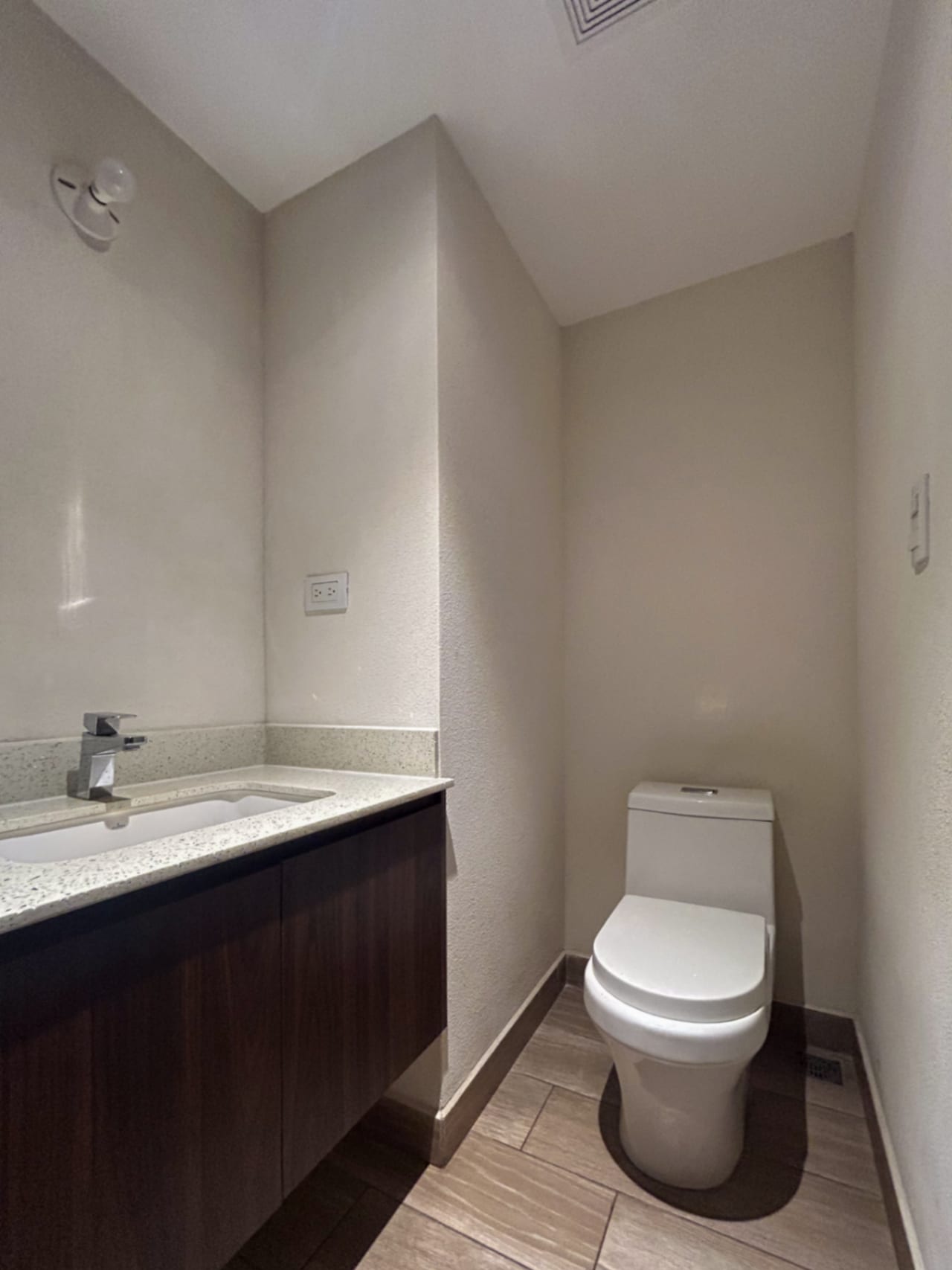 En Venta Apartamento con Jardín San Isidro 2021, Zona 16 — Apartamento en Venta en Zona 16, Guatemala, Ciudad — foto 6 de 12