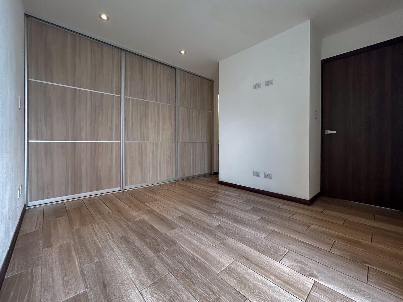 En Venta Apartamento con Jardín San Isidro 2021, Zona 16 — Apartamento en Venta en Zona 16, Guatemala, Ciudad — foto 11 de 12