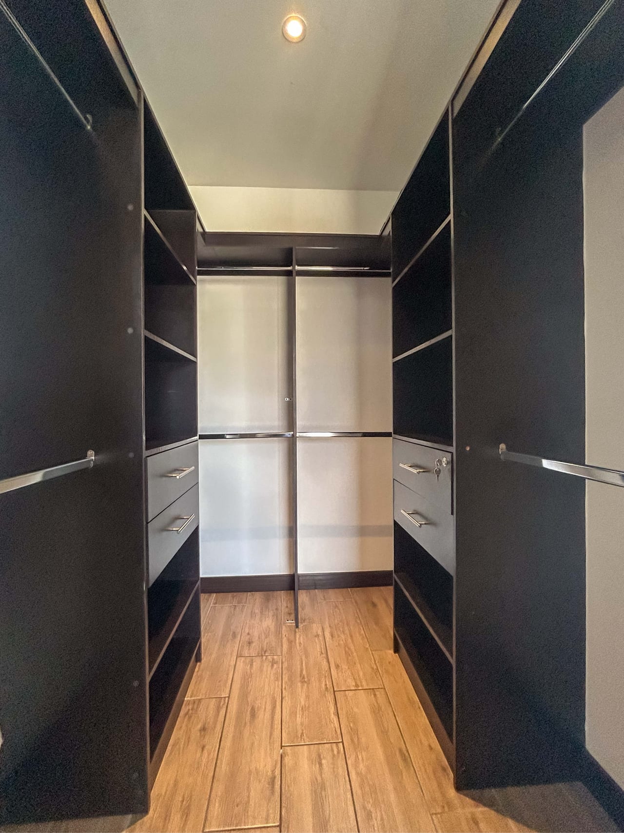 En Renta apartamento en Oakland, Zona 10 — Apartamento en Alquiler en Zona 10, Guatemala, Ciudad — foto 8 de 16