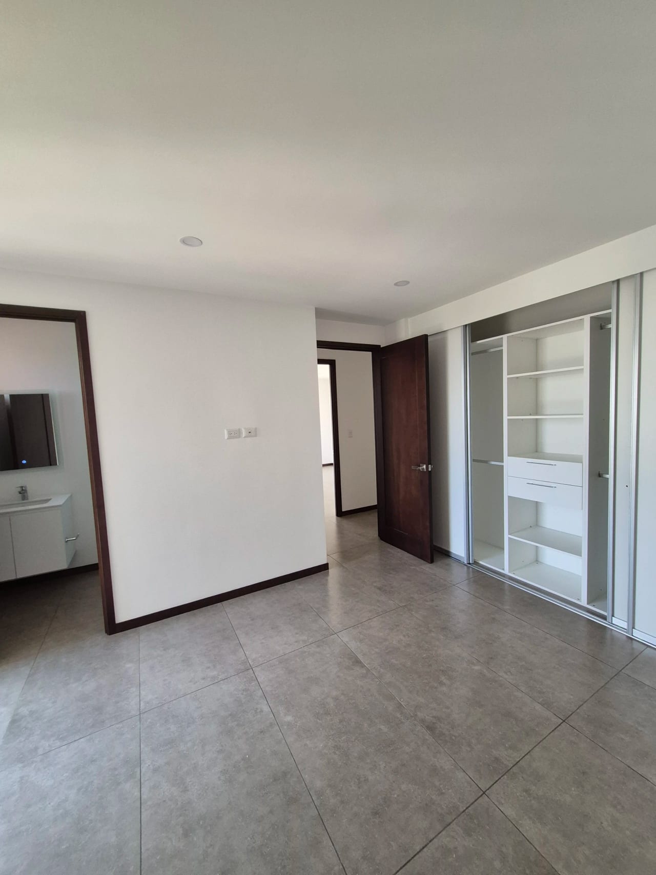 Moderno Apartamento en Venta Sector San Lázaro, Zona 15 — Apartamento en Venta en Zona 15, Guatemala, Ciudad — foto 8 de 11