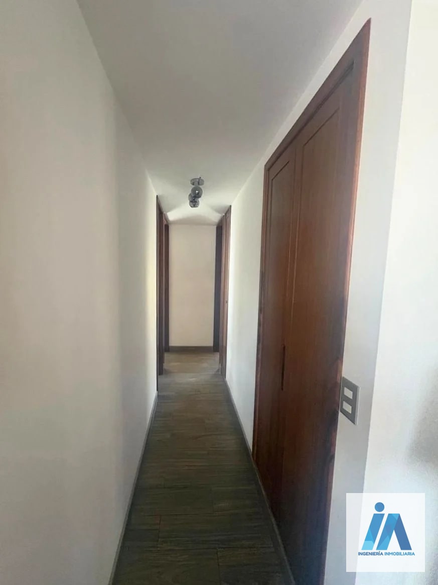 APARTAMENTO REMODELADO EN VENTA📍Jardines de la Villa, Zona 10 - 5