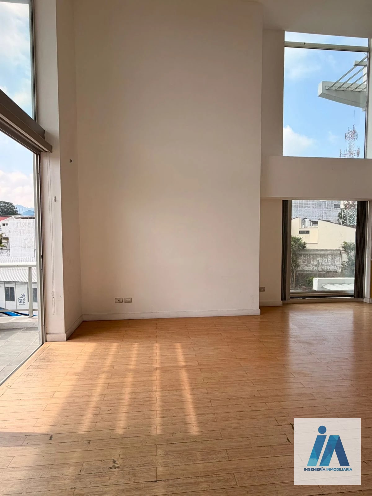 APARTAMENTO EN ALQUILER o VENTA📍 Edificio Atrium, zona 10 — Apartamento en Alquiler en Zona 10, Guatemala, Ciudad — foto 3 de 16