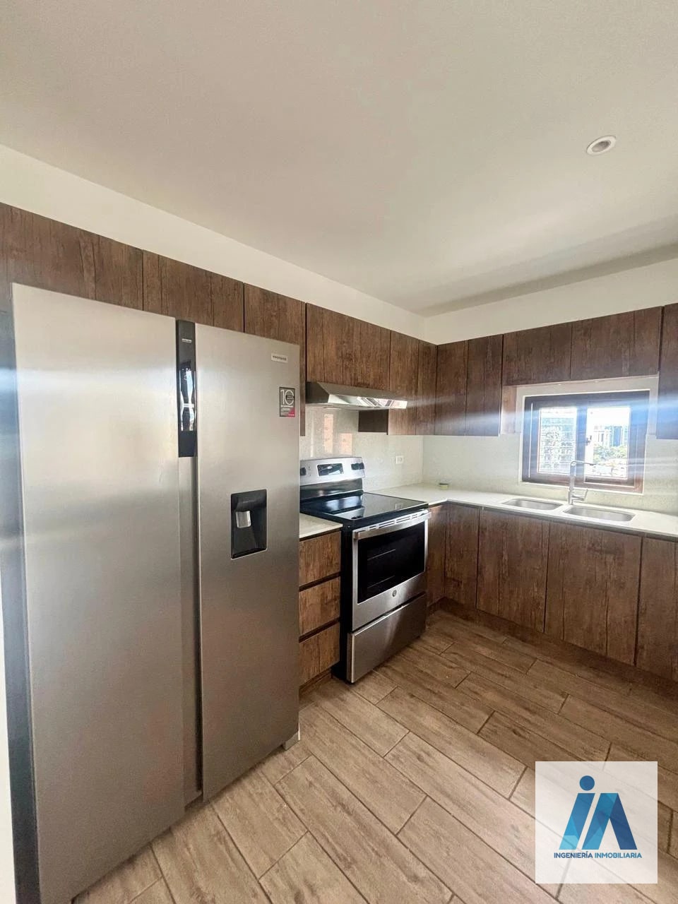 APARTAMENTO EN ALQUILER 📍Marques de Oakland zona 10, Diagonal 6 — Apartamento en Alquiler en Zona 10, Guatemala, Ciudad — foto 4 de 11
