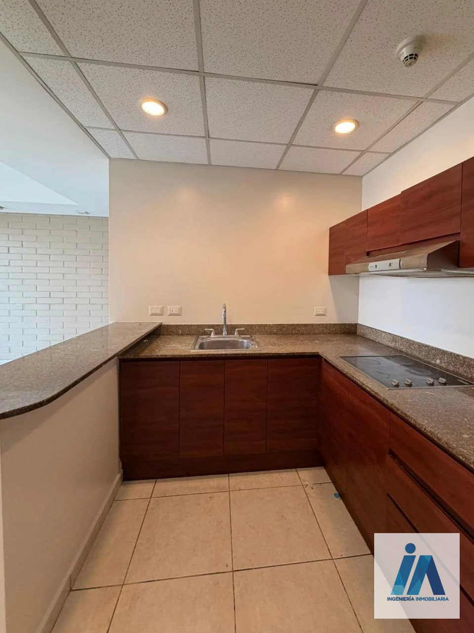 APARTAMENTO EN ALQUILER📍 Edificio Adriatika, Zona 14 — Apartamento en Alquiler en Zona 14, Guatemala, Ciudad — foto 3 de 14