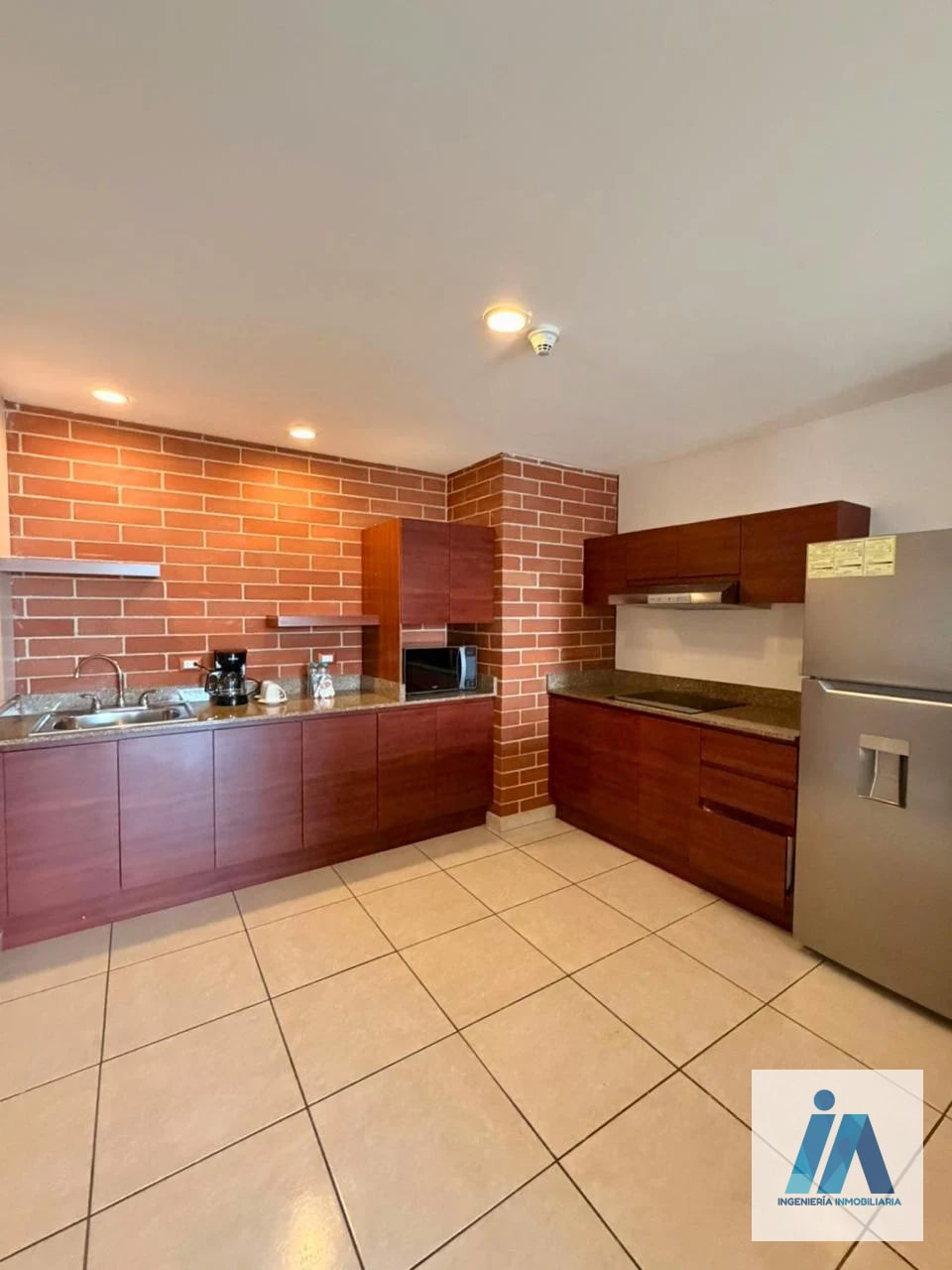 APARTAMENTO AMUEBLADO EN ALQUILER 📍 Edificio Adriatika, Zona 14 — Apartamento en Alquiler en Zona 14, Guatemala, Ciudad — foto 6 de 15
