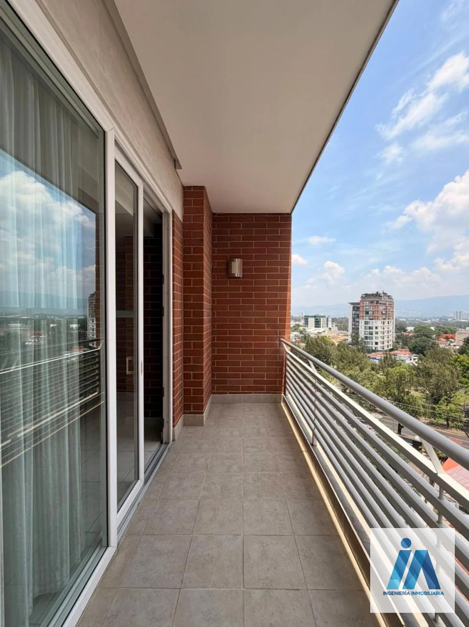 APARTAMENTO AMUEBLADO EN ALQUILER 📍 Edificio Adriatika, Zona 14 — Apartamento en Alquiler en Zona 14, Guatemala, Ciudad — foto 7 de 15